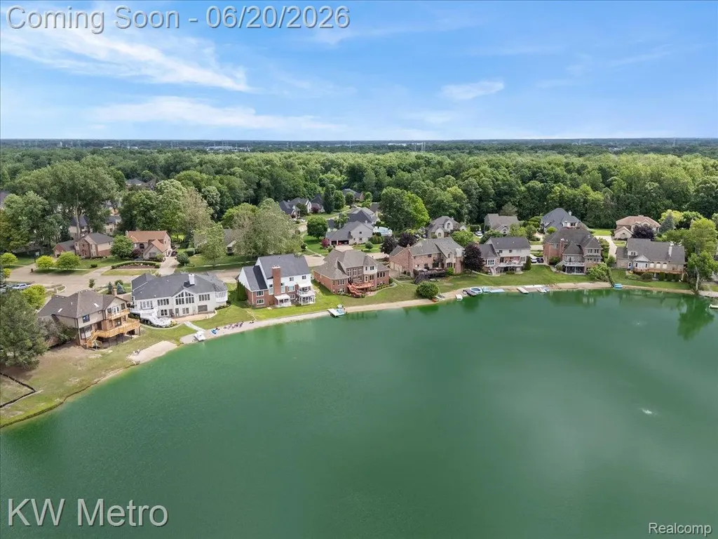 49145 White Mill Drive Shelby Charter Township MI 48317