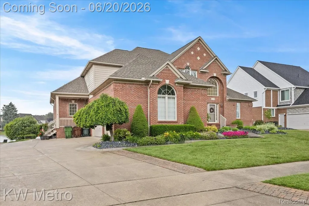 49145 White Mill Drive Shelby Charter Township MI 48317