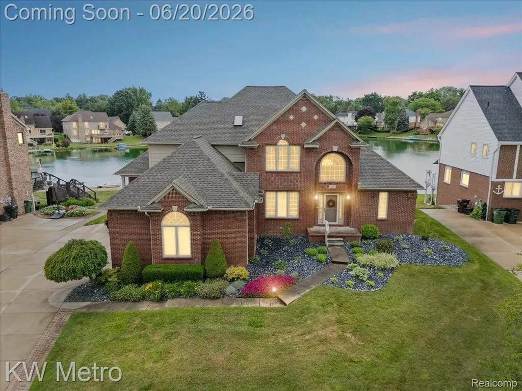 49145 White Mill Drive Shelby Charter Township MI 48317