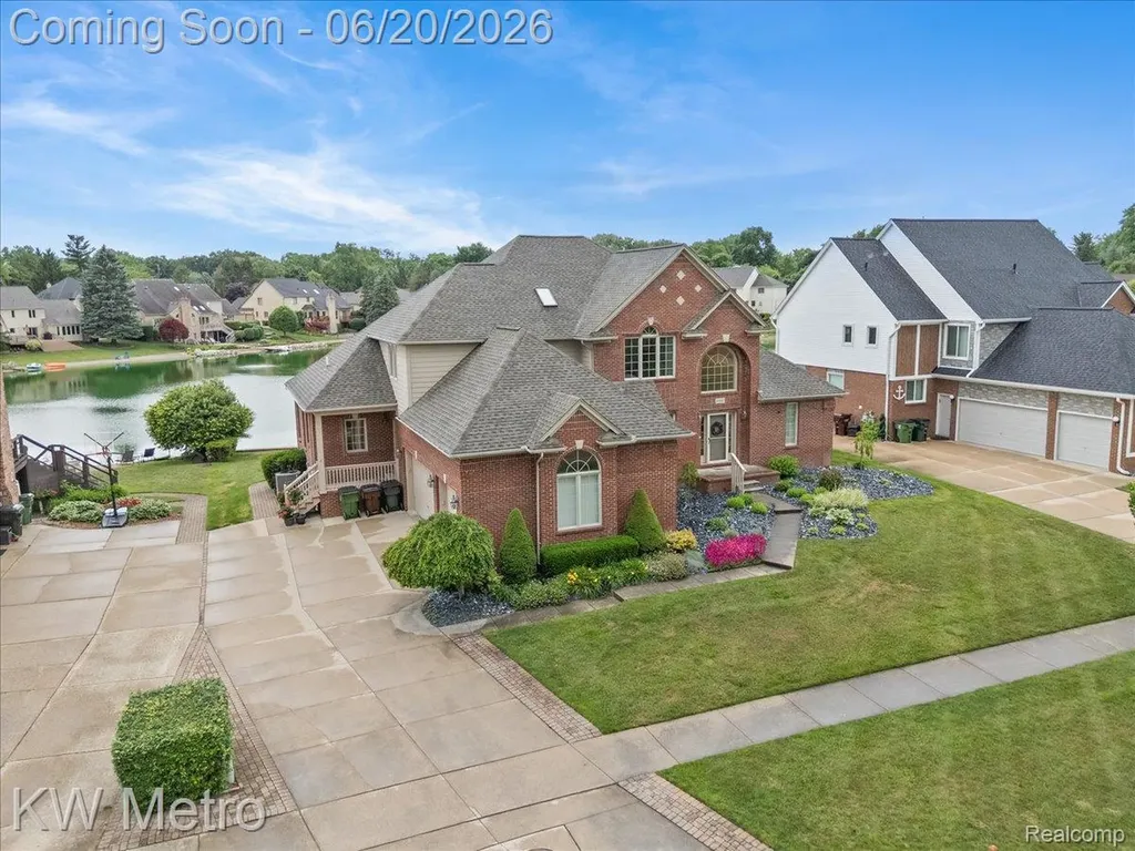 49145 White Mill Drive Shelby Charter Township MI 48317
