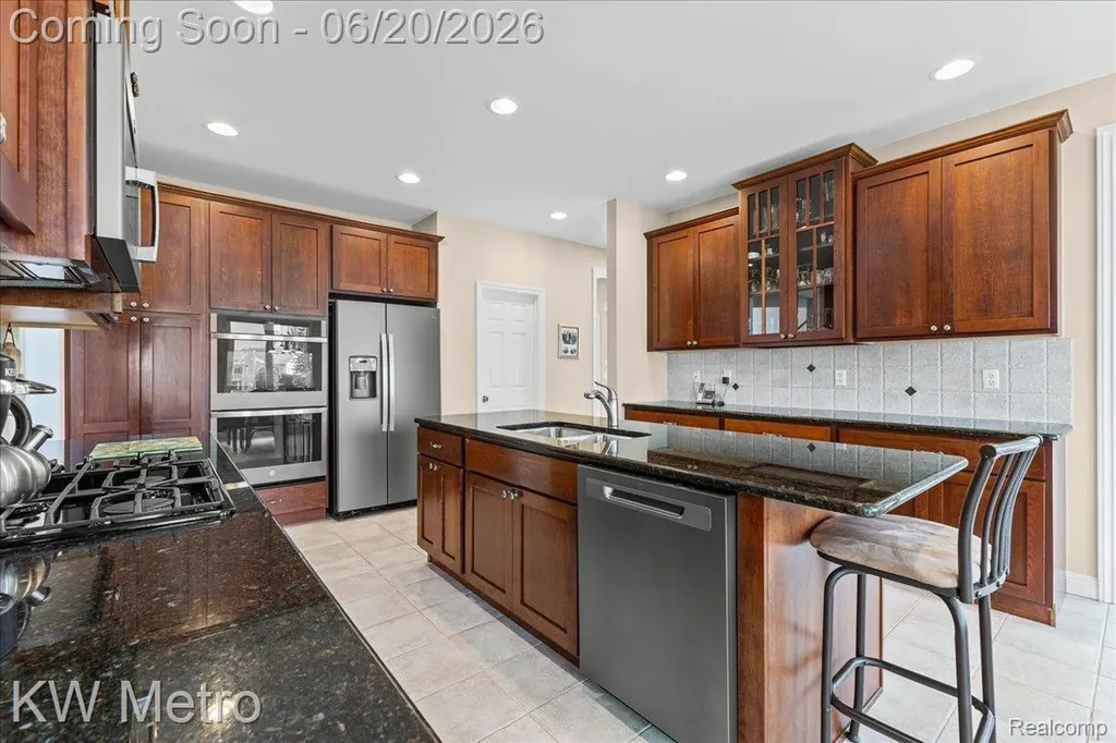 49145 White Mill Drive Shelby Charter Township MI 48317