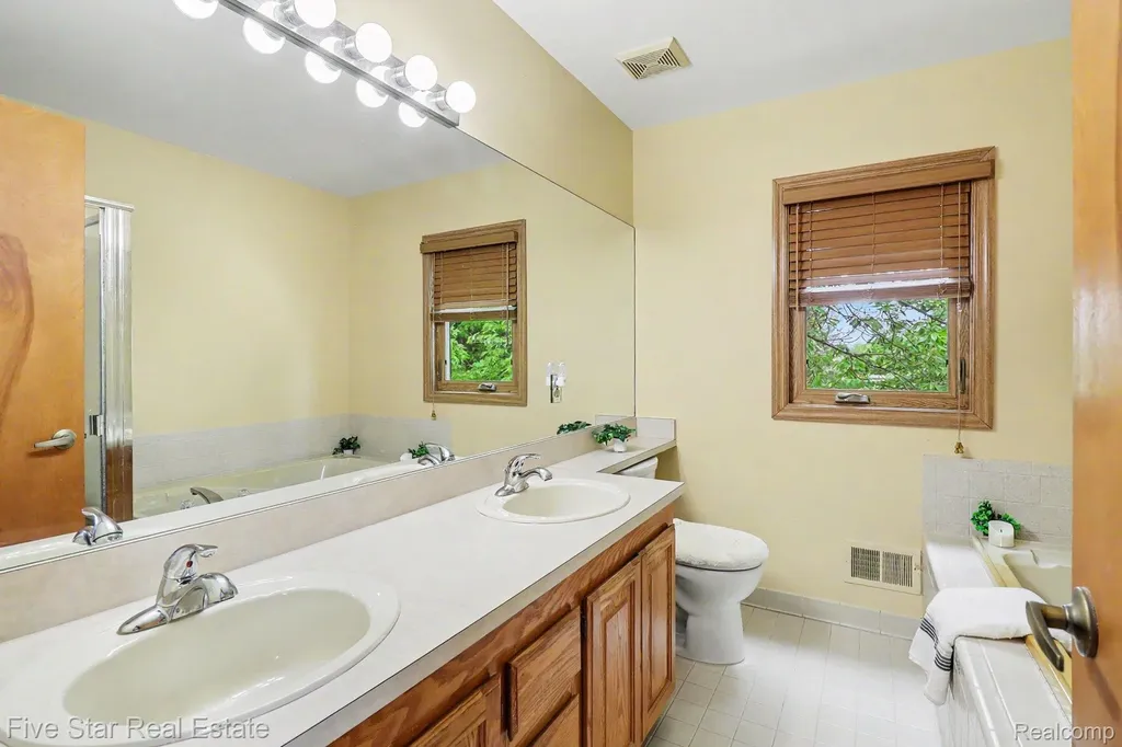 10100 Abrams Fork Brighton Township MI 48114