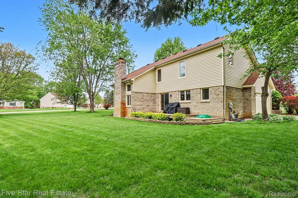 10100 Abrams Fork Brighton Township MI 48114
