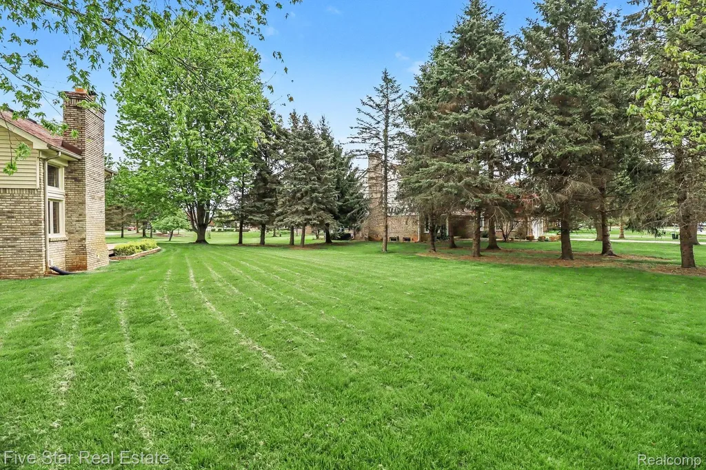 10100 Abrams Fork Brighton Township MI 48114