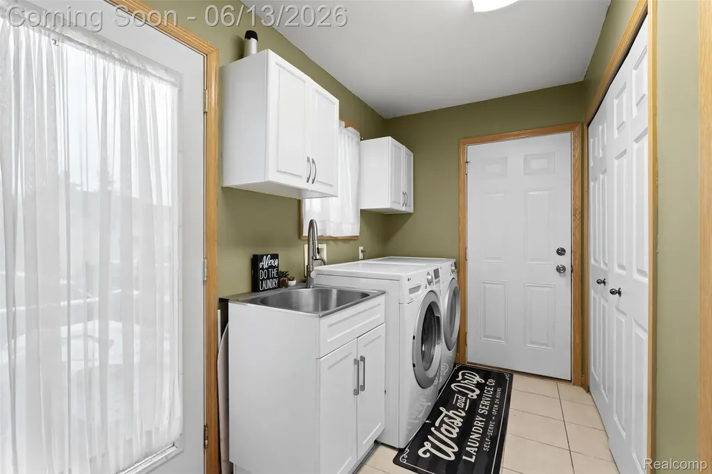 1044 Lincoln Drive Brighton City MI 48116