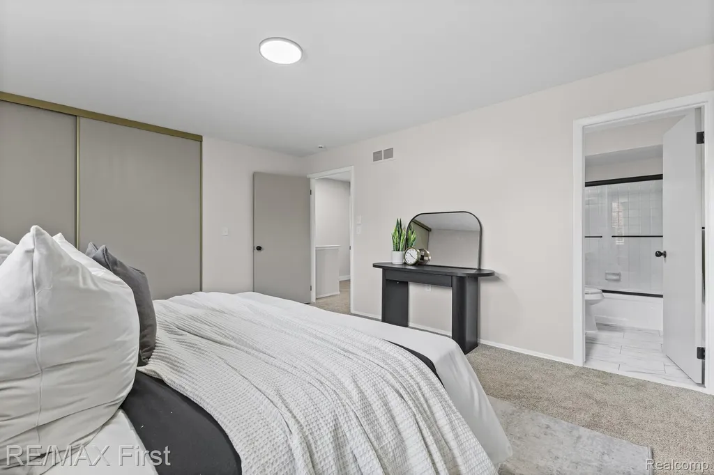 4905 Coventry Street Royal Oak City MI 48073