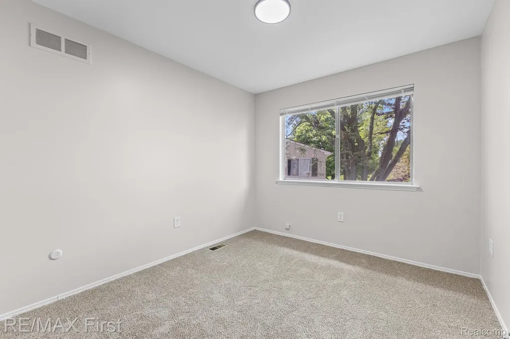 4905 Coventry Street Royal Oak City MI 48073