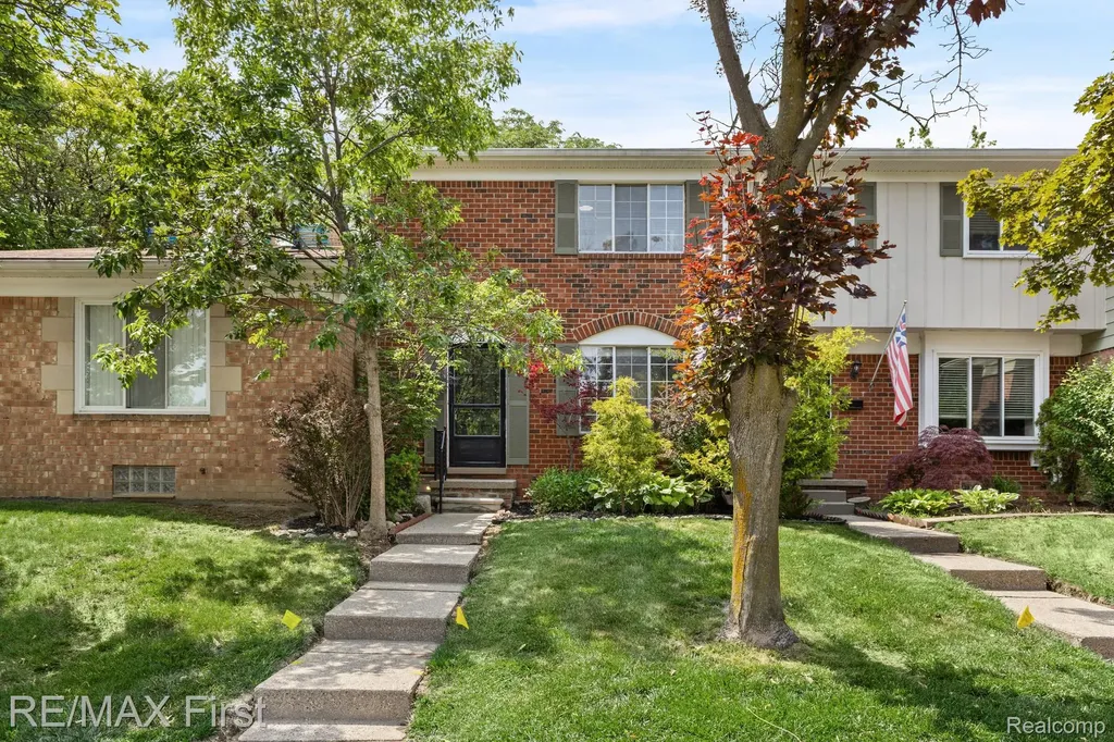 4905 Coventry Street Royal Oak City MI 48073