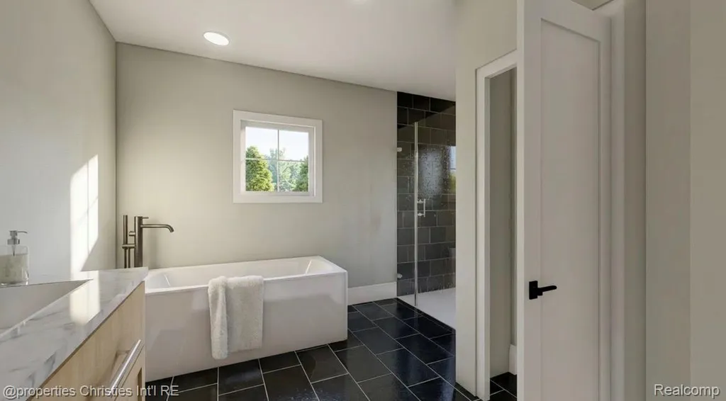 4444 Angara Rochester Hills City MI 48309