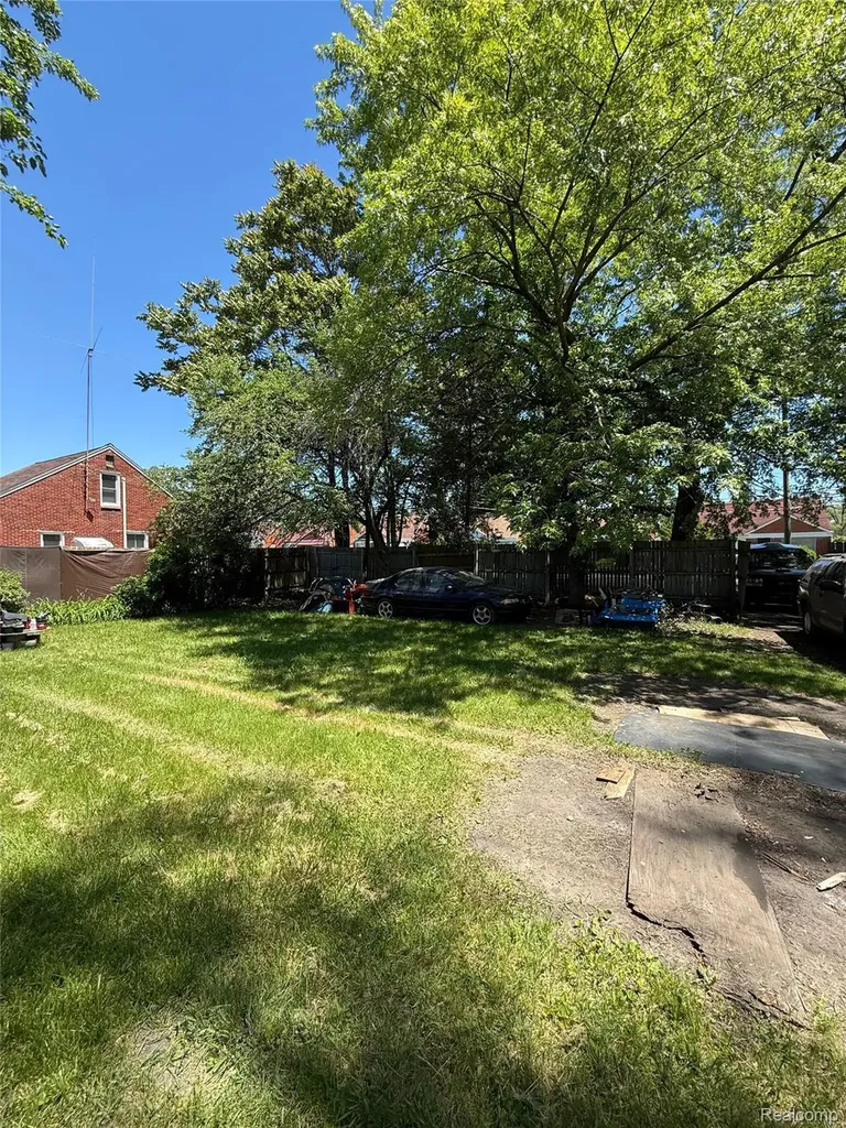 19335 Ryan Road Detroit City MI 48234