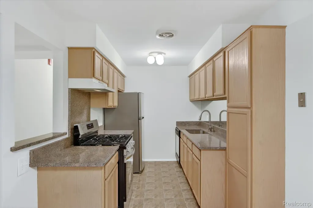 2037 E Franklin Drive Canton Charter Township MI 48187