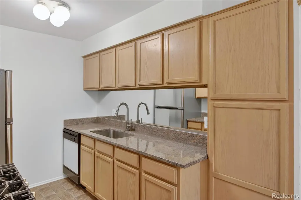 2037 E Franklin Drive Canton Charter Township MI 48187