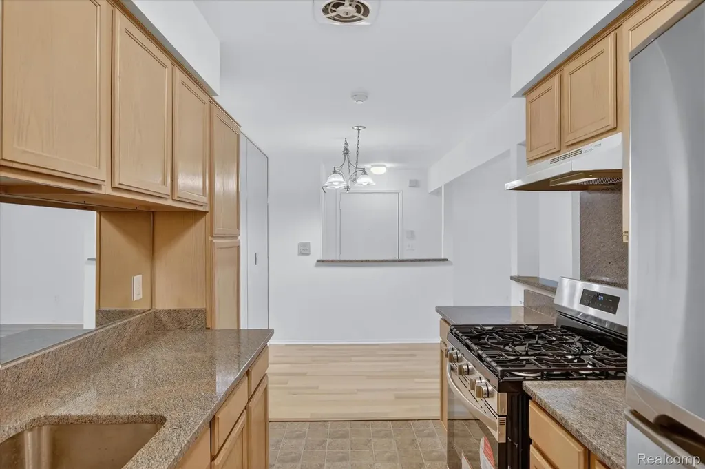 2037 E Franklin Drive Canton Charter Township MI 48187