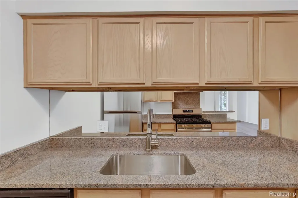 2037 E Franklin Drive Canton Charter Township MI 48187