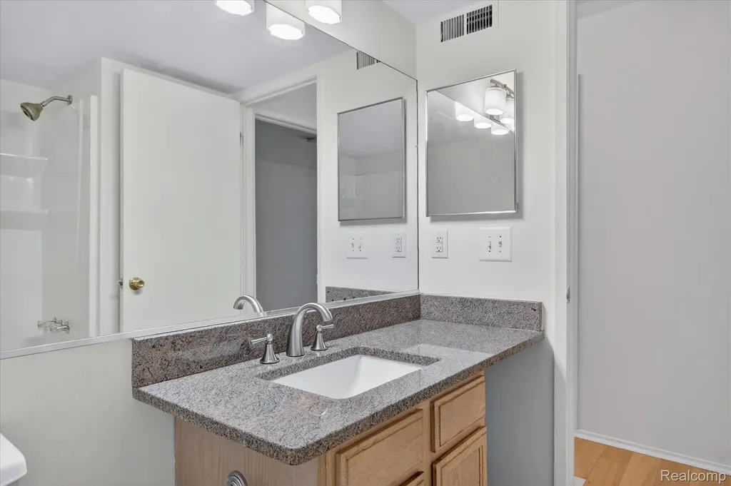 2037 E Franklin Drive Canton Charter Township MI 48187