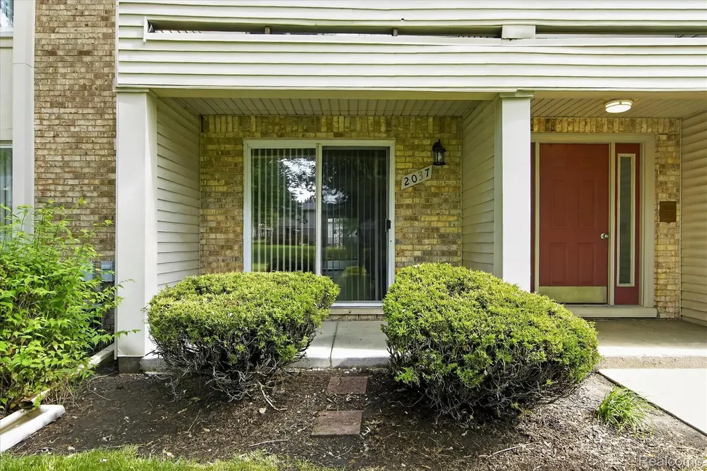 2037 E Franklin Drive Canton Charter Township MI 48187