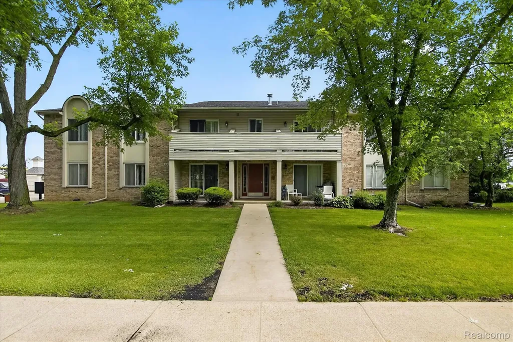 2037 E Franklin Drive Canton Charter Township MI 48187