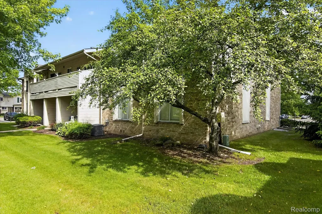 2037 E Franklin Drive Canton Charter Township MI 48187