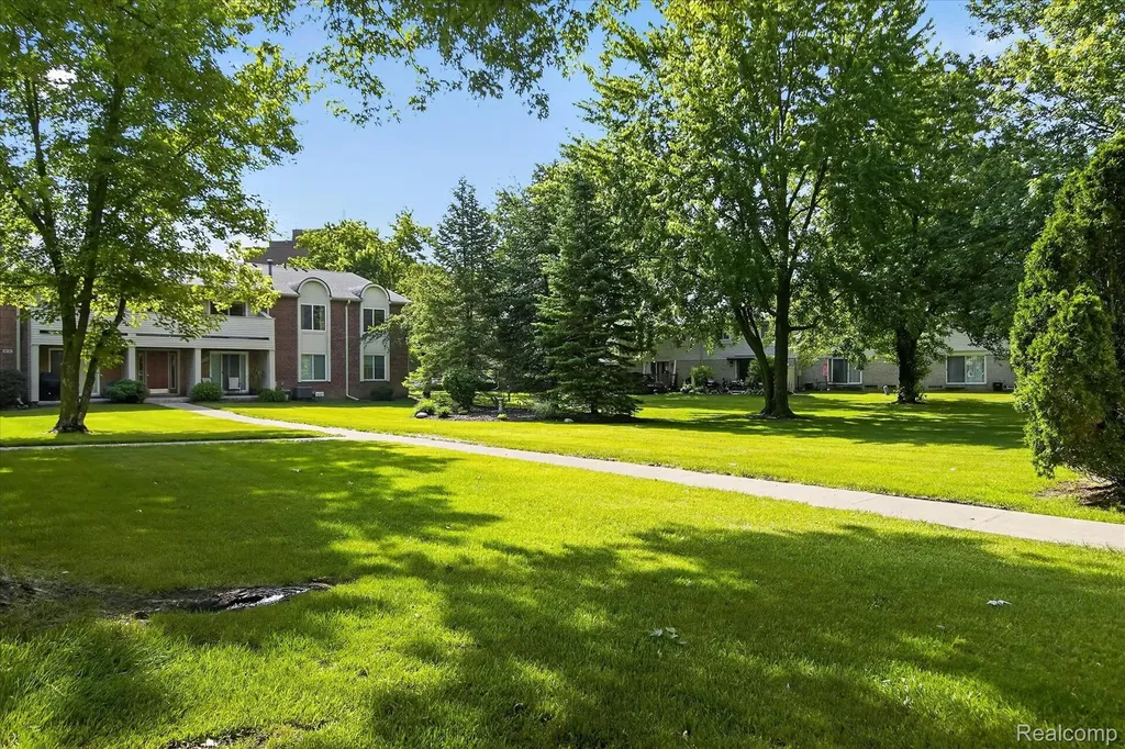 2037 E Franklin Drive Canton Charter Township MI 48187