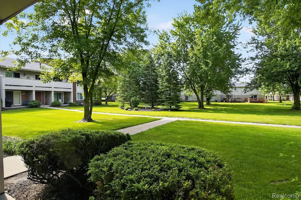 2037 E Franklin Drive Canton Charter Township MI 48187