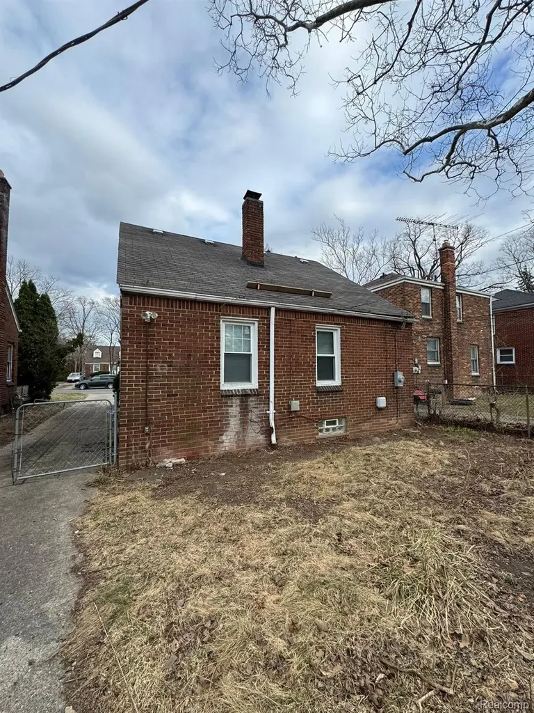 18655 Strasburg Street Detroit City MI 48205