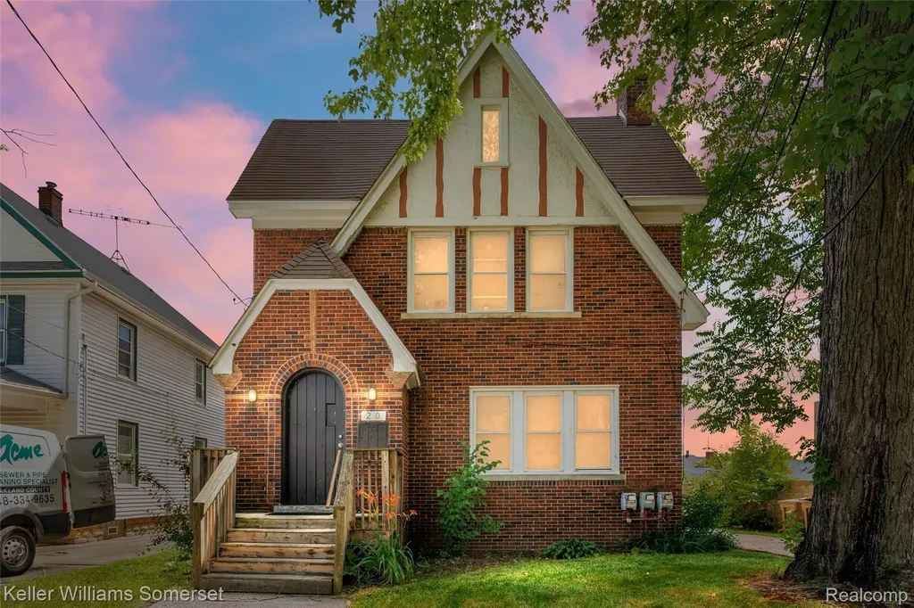 20 Thorpe Street Pontiac City MI 48341