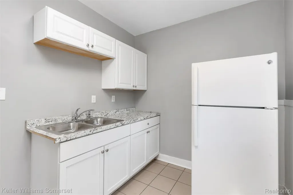 20 Thorpe Street Pontiac City MI 48341