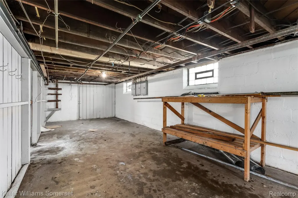20 Thorpe Street Pontiac City MI 48341