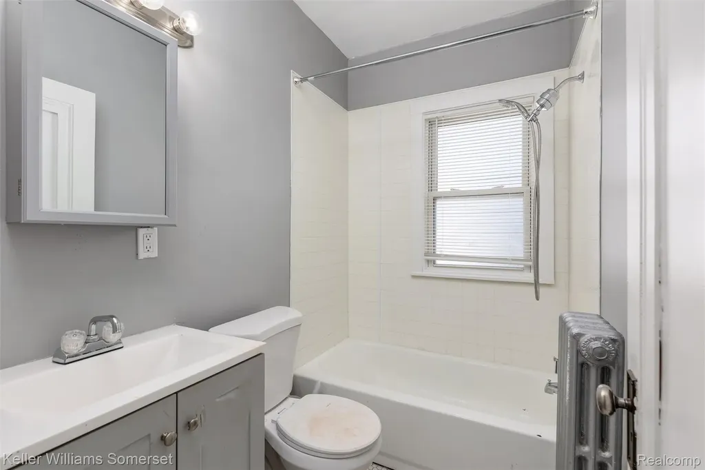 20 Thorpe Street Pontiac City MI 48341