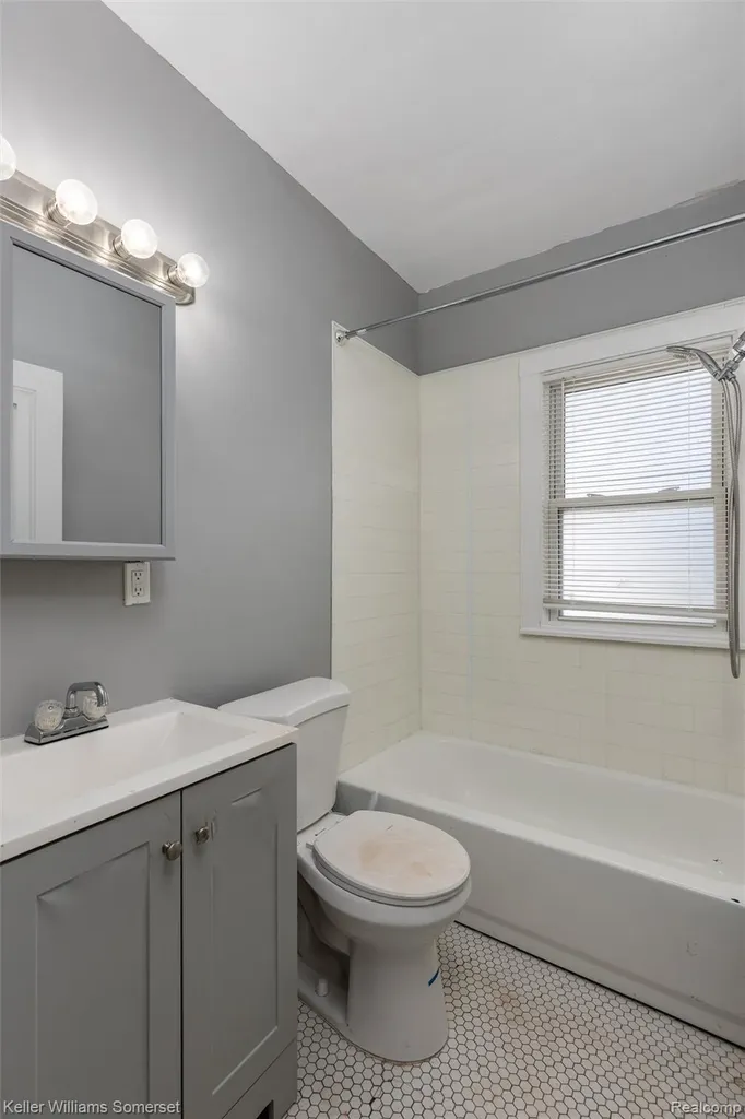 20 Thorpe Street Pontiac City MI 48341