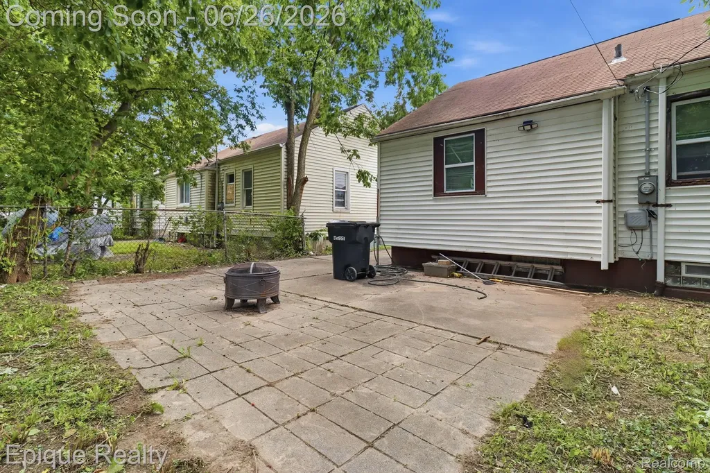 8240 Fielding Street Detroit City MI 48228