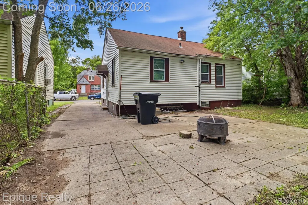 8240 Fielding Street Detroit City MI 48228