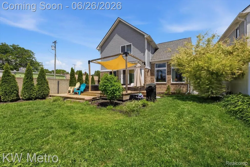 21620 Rosedale Street St. Clair Shores City MI 48080