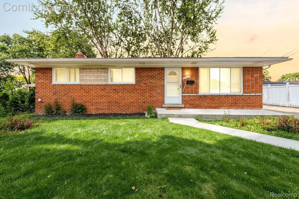 33190 Priehs Court Sterling Heights City MI 48312