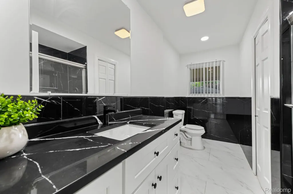 33190 Priehs Court Sterling Heights City MI 48312