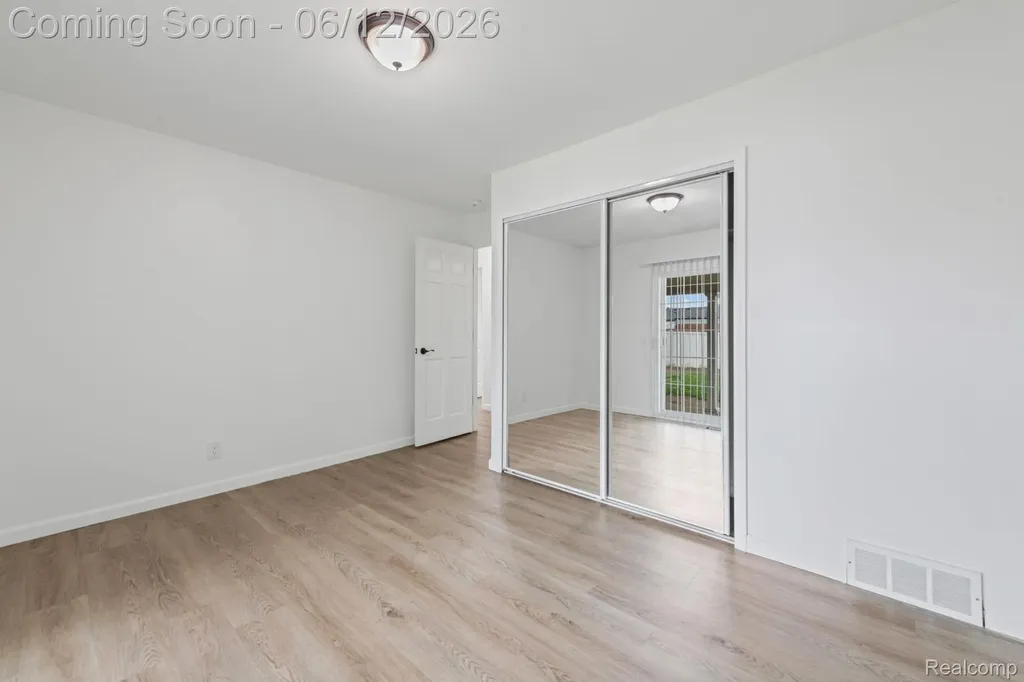 33190 Priehs Court Sterling Heights City MI 48312