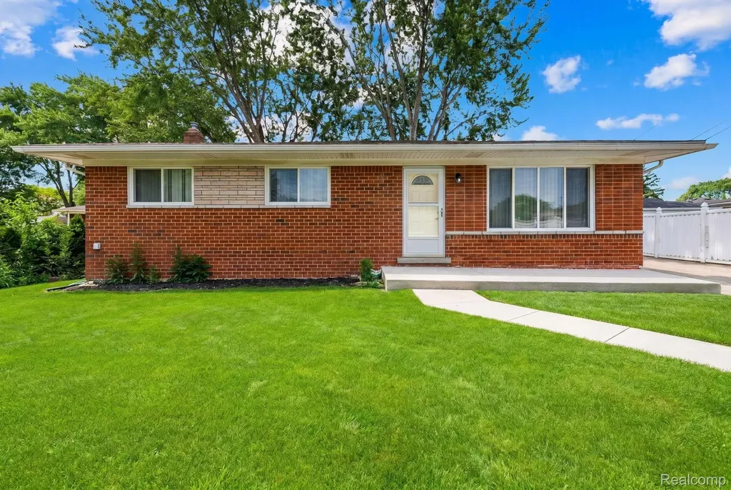 33190 Priehs Court Sterling Heights City MI 48312