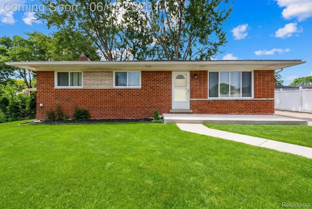 33190 Priehs Court Sterling Heights City MI 48312