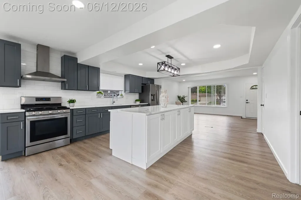 33190 Priehs Court Sterling Heights City MI 48312
