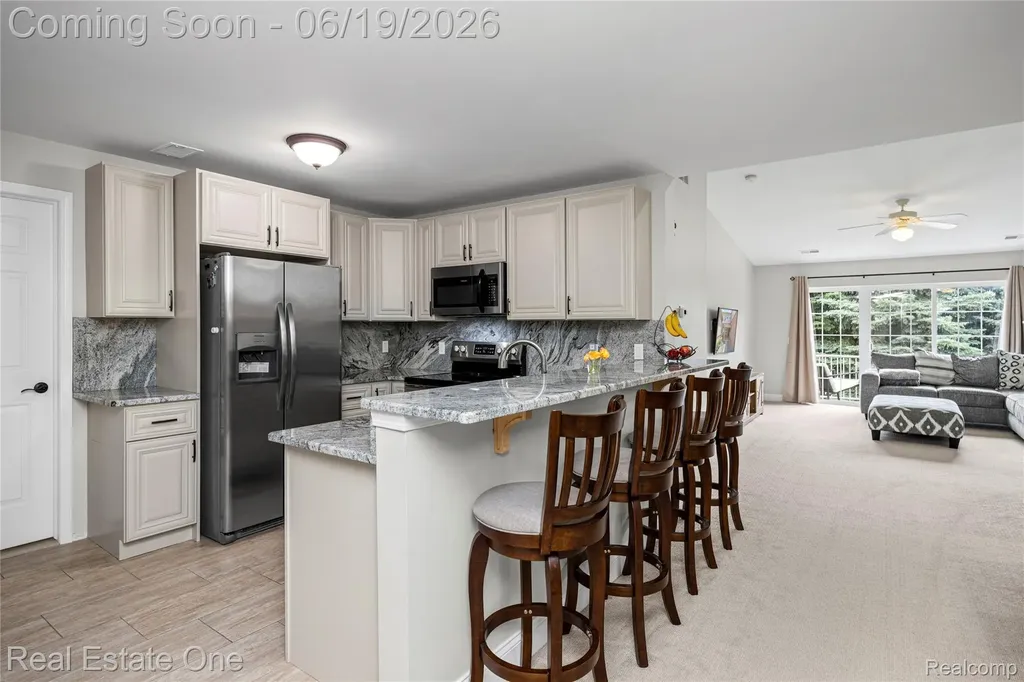 43354 Pendleton Circle Sterling Heights City MI 48313