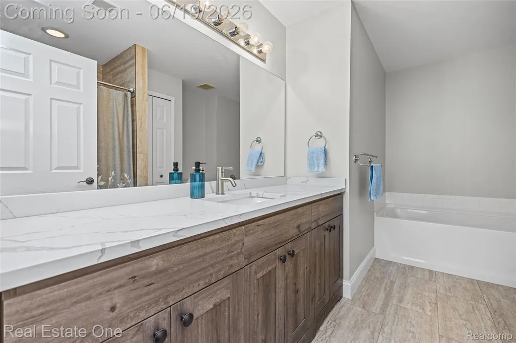 43354 Pendleton Circle Sterling Heights City MI 48313