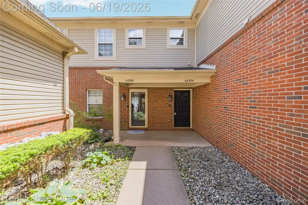 43354 Pendleton Circle Sterling Heights City MI 48313