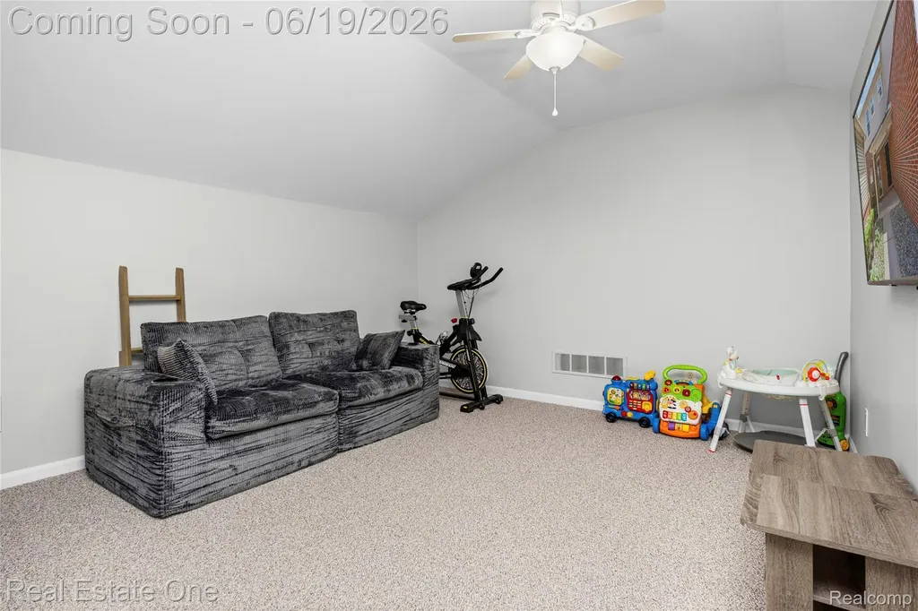 43354 Pendleton Circle Sterling Heights City MI 48313