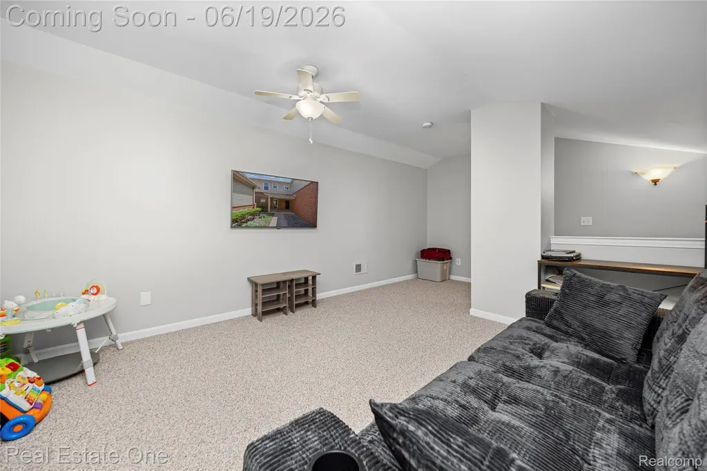 43354 Pendleton Circle Sterling Heights City MI 48313