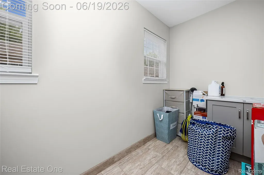 43354 Pendleton Circle Sterling Heights City MI 48313