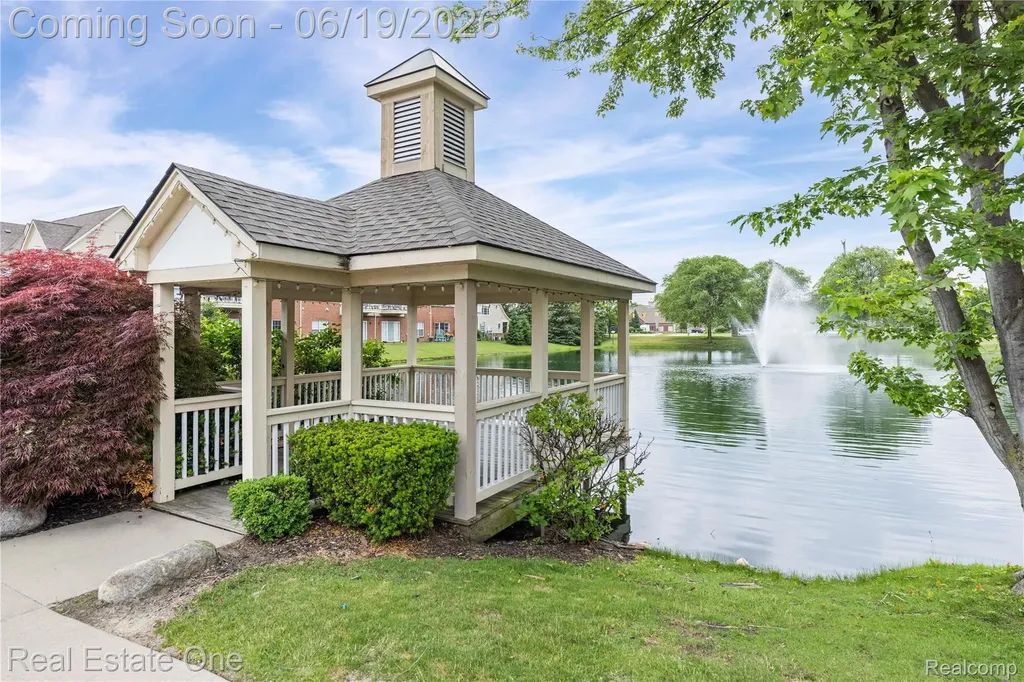 43354 Pendleton Circle Sterling Heights City MI 48313