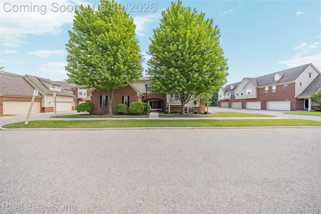 43354 Pendleton Circle Sterling Heights City MI 48313