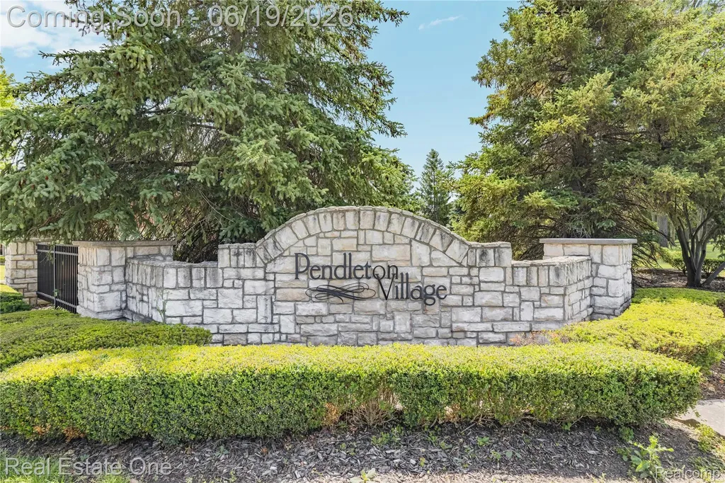 43354 Pendleton Circle Sterling Heights City MI 48313