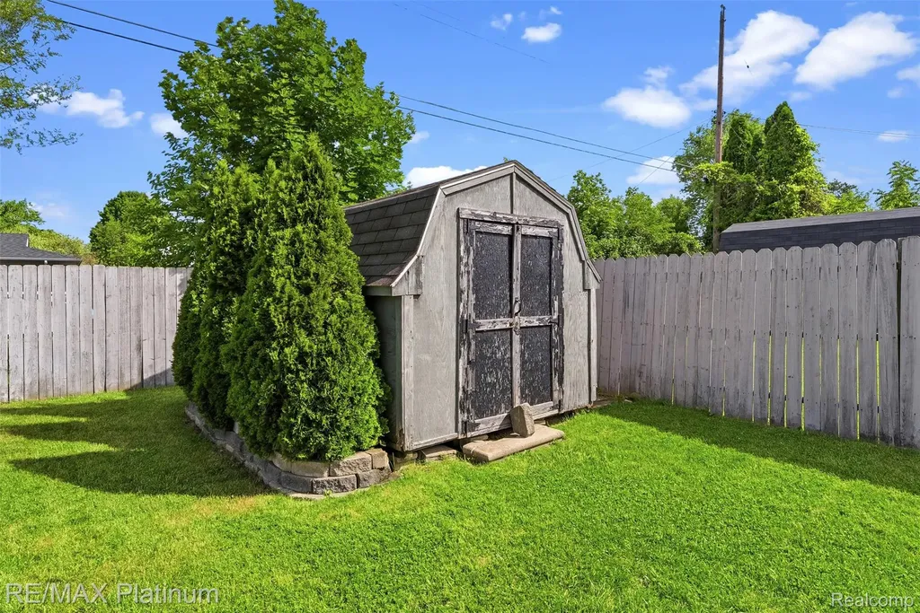 5354 Don Shenk Drive Swartz Creek City MI 48473