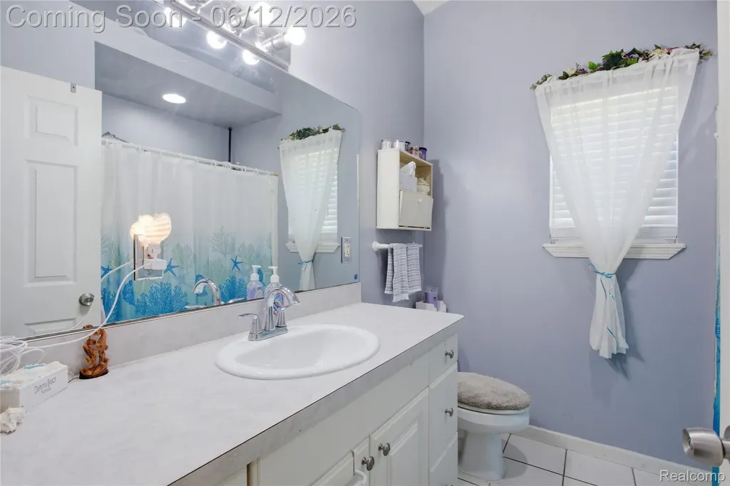 16362 Paddock Club Boulevard Fenton Charter Township MI 48451